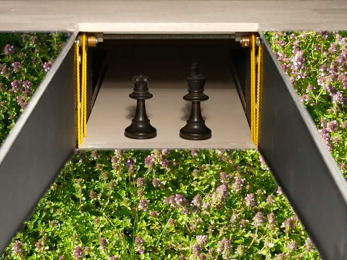 Outfitting (14) the&nbsp;ramp